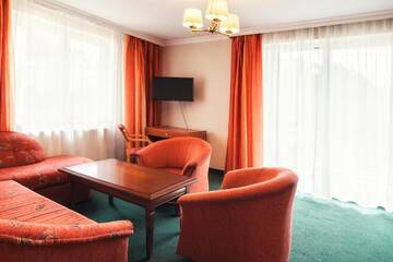 Фото номера Семейный номер с балконом Отель Hotel Albatros г. Serwy 3